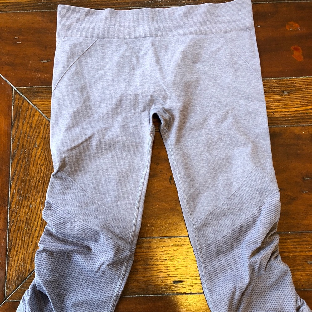 Ivivva seamless crops